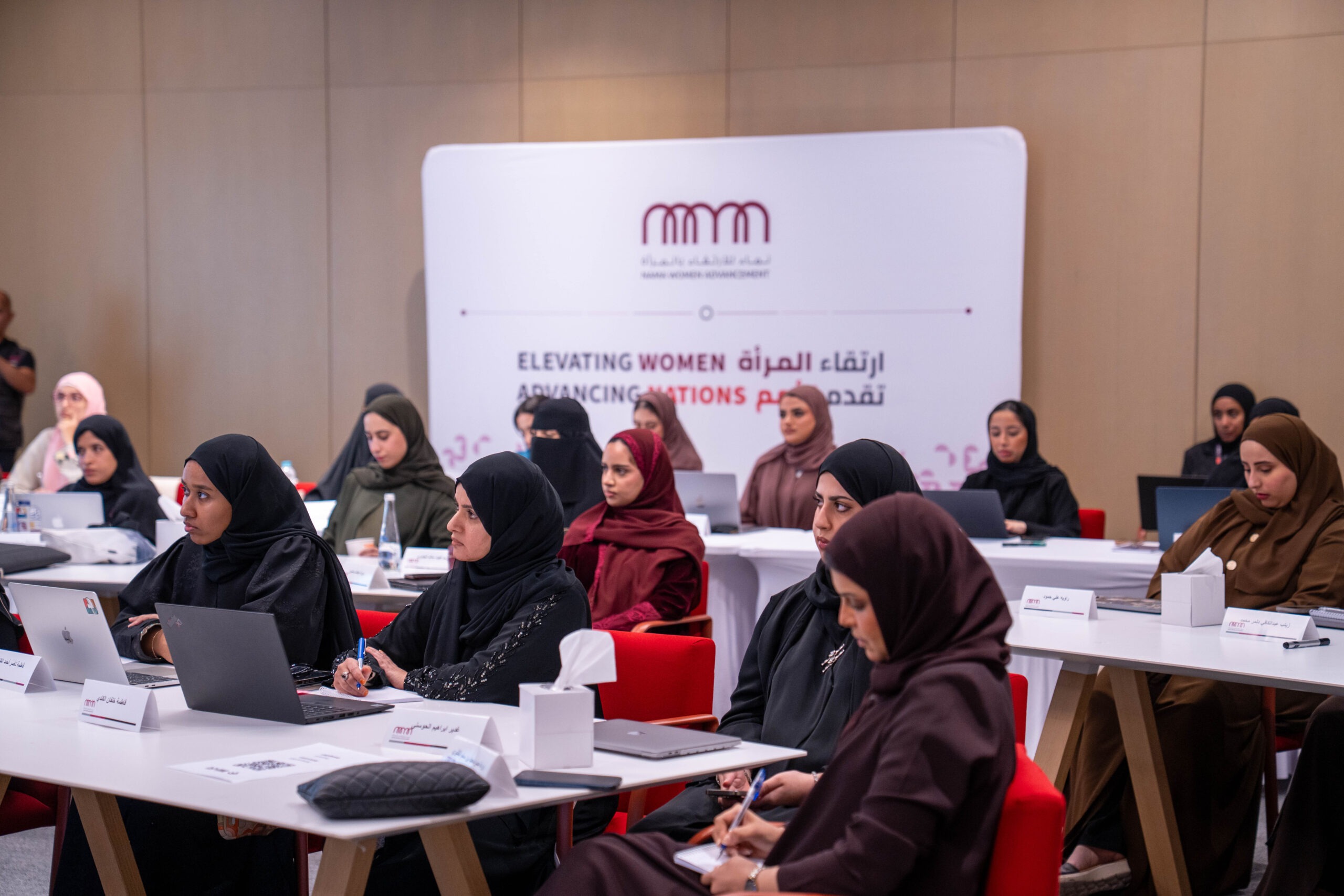 التلفزيون والإذاعة: 